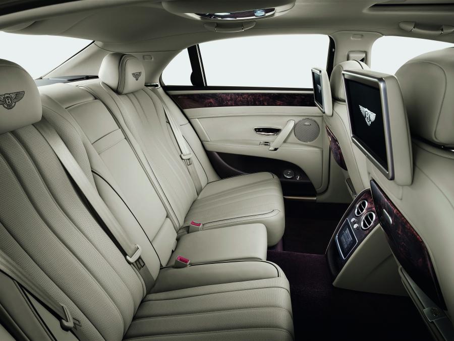Интерьер Bentley Flying Spur 2013 года  (фото 4 из 33)